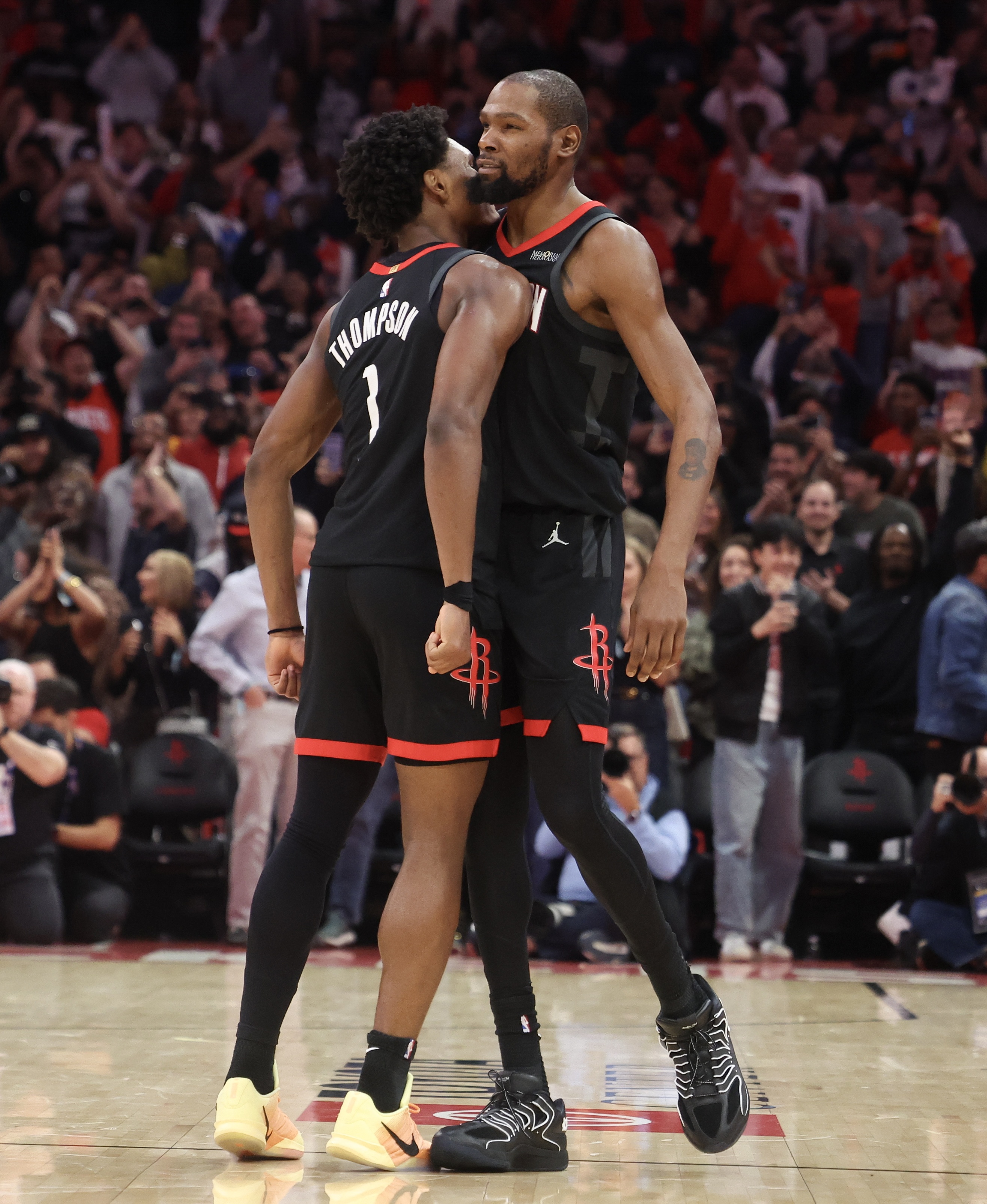 沙巴体育-KD谈赛季起起伏伏：我们始终团结在一起 所有的情绪都是好的